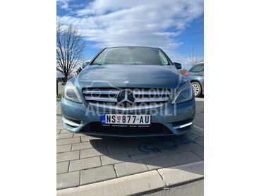 Mercedes Benz B 180 