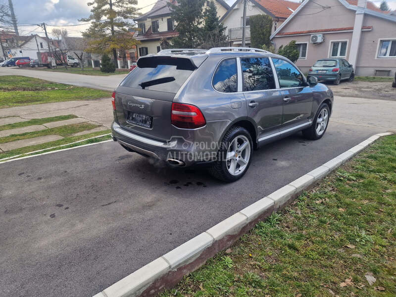Porsche Cayenne 