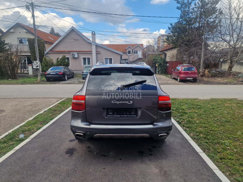 Porsche Cayenne 
