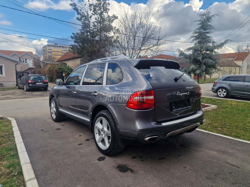 Porsche Cayenne 