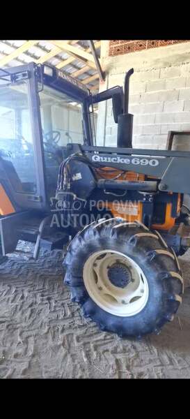 John Deere Quicke 690