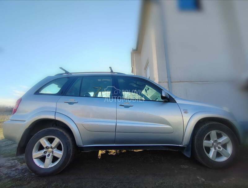 Toyota RAV 4 Džip