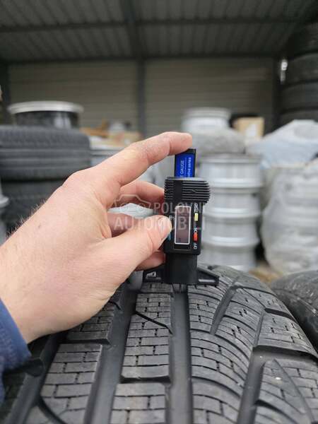 Pirelli 235/55 R18 Zimska