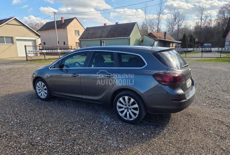 Opel Astra J 1.7 CDTI COSMO