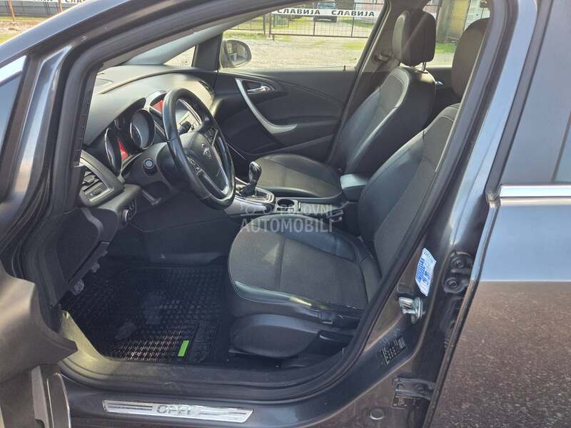 Opel Astra J 1.7 CDTI COSMO