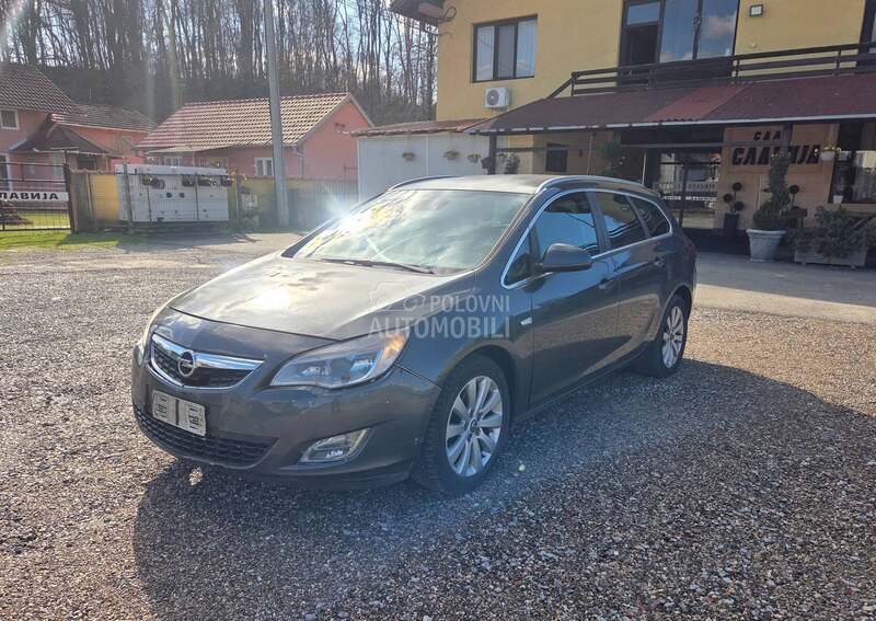 Opel Astra J 1.7 CDTI COSMO