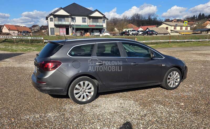 Opel Astra J 1.7 CDTI COSMO