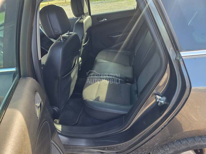 Opel Astra J 1.7 CDTI COSMO