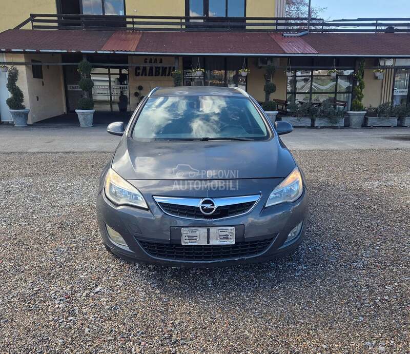 Opel Astra J 1.7 CDTI COSMO