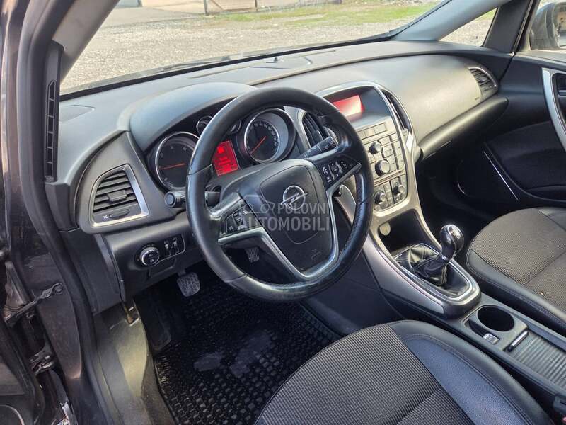 Opel Astra J 1.7 CDTI COSMO