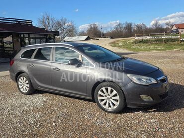 Opel Astra J 1.7 CDTI COSMO