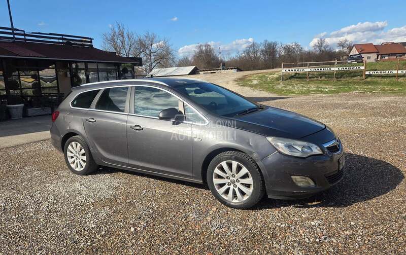 Opel Astra J 1.7 CDTI COSMO