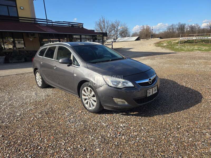 Opel Astra J 1.7 CDTI COSMO