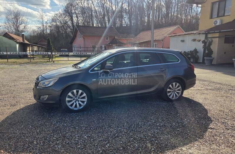 Opel Astra J 1.7 CDTI COSMO