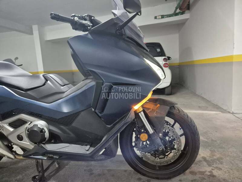 Honda Forza 750