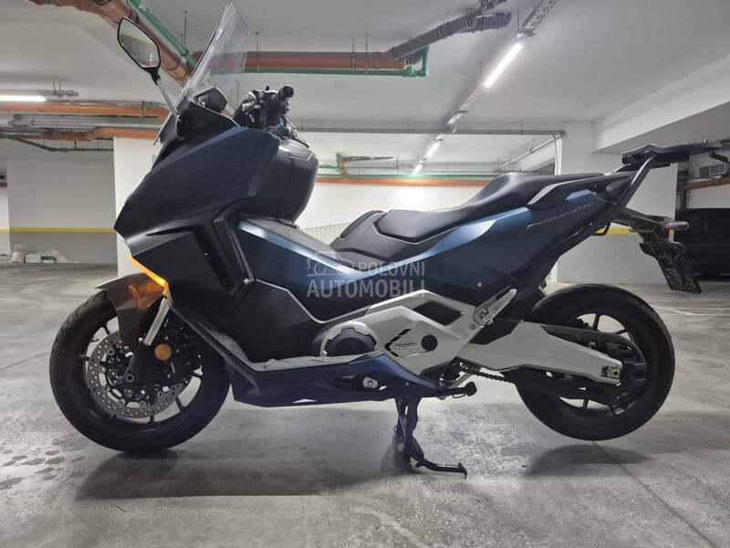 Honda Forza 750