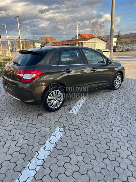 Citroen C4 D.V.A. K.O.M.AD.A