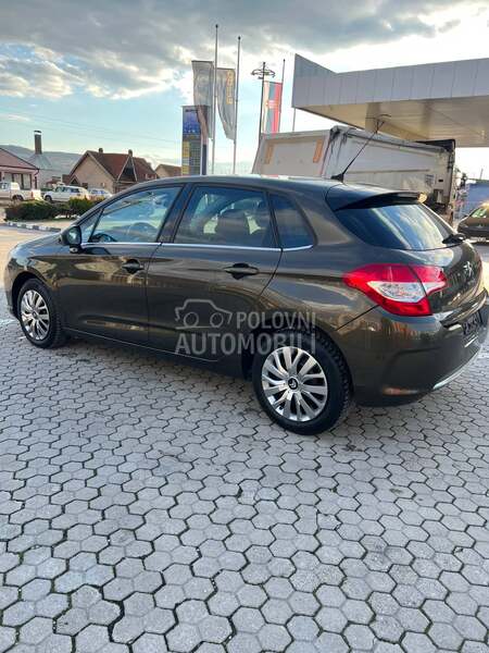 Citroen C4 D.V.A. K.O.M.AD.A