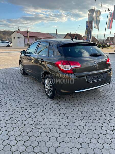 Citroen C4 D.V.A. K.O.M.AD.A