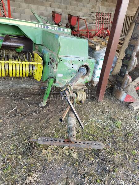John Deere 359