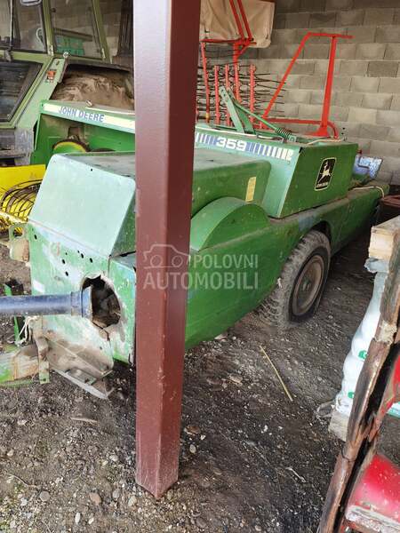 John Deere 359