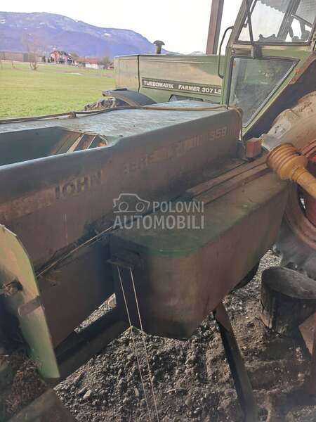 John Deere 359