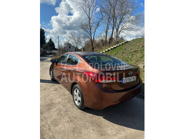 Hyundai Elantra 