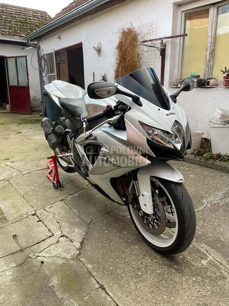 Suzuki GSXR 750 K8