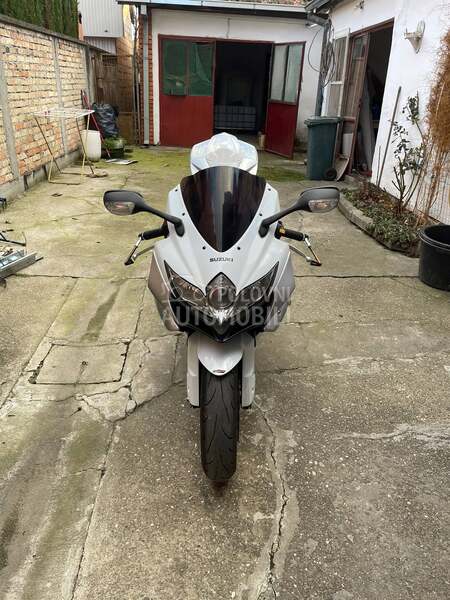 Suzuki GSXR 750 K8