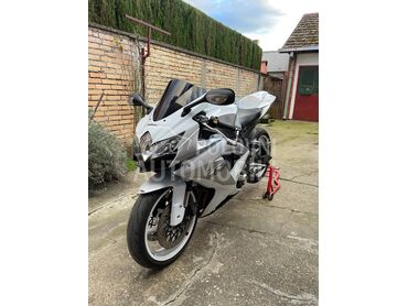 Suzuki GSXR 750 K8