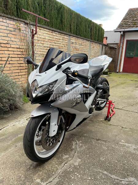 Suzuki GSXR 750 K8