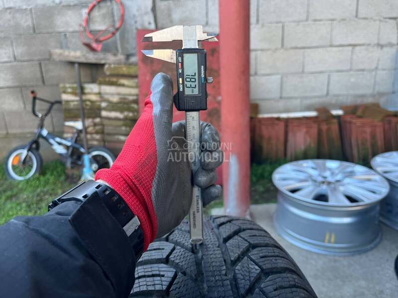 Semperit 215/65 R16 Zimska