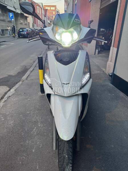 Kymco People 300 gti