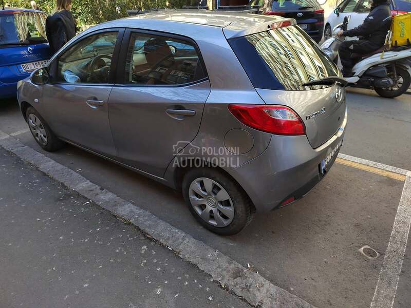 Mazda 2 
