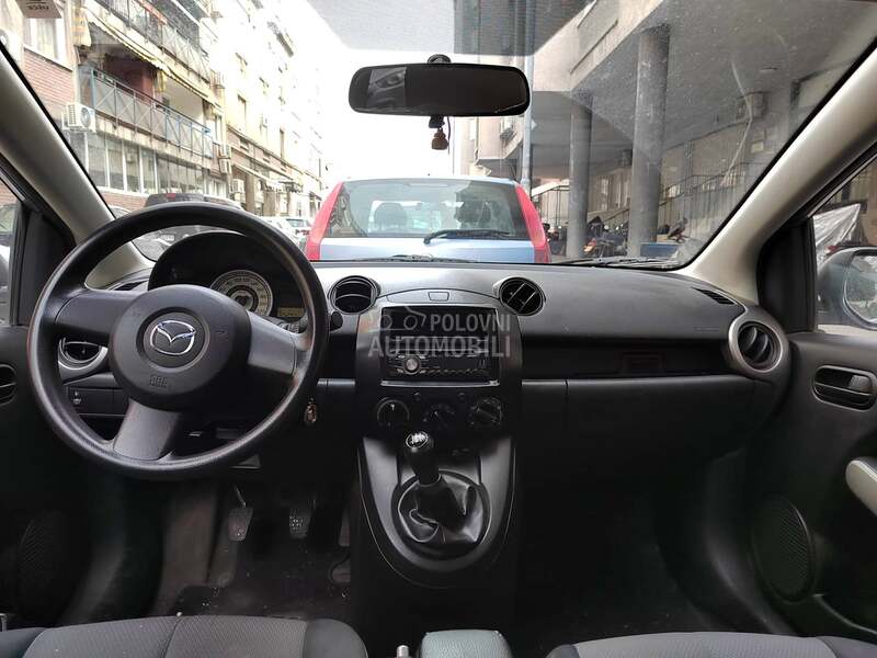 Mazda 2 