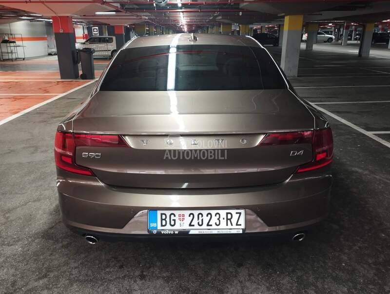Volvo S90 