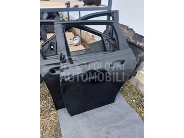 zadnja leva vrata za Mercedes Benz B Klasa od 2019. do 2022. god.