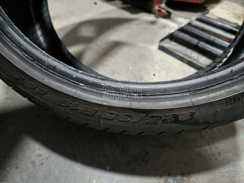 Pirelli 225/35 R19 Letnja