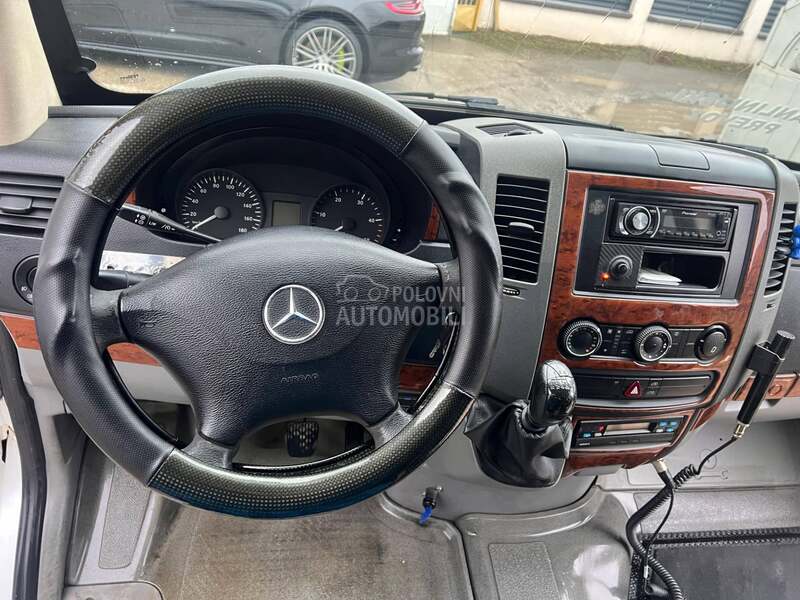 Mercedes Benz Sprinter 518