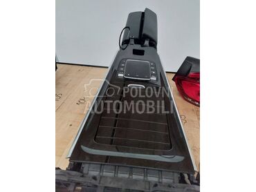 konzola za Mercedes Benz B Klasa od 2019. do 2022. god.