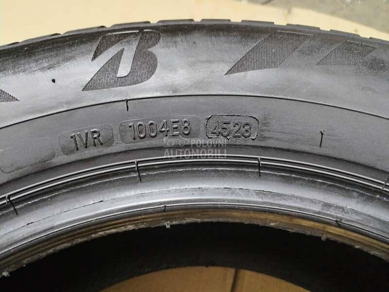 Bridgestone 235/55 R17 Zimska