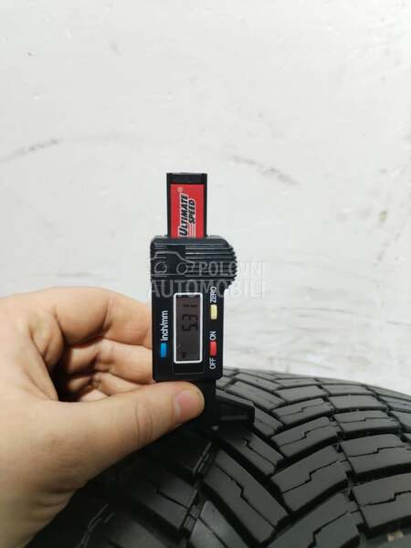 Bridgestone 235/55 R17 Zimska