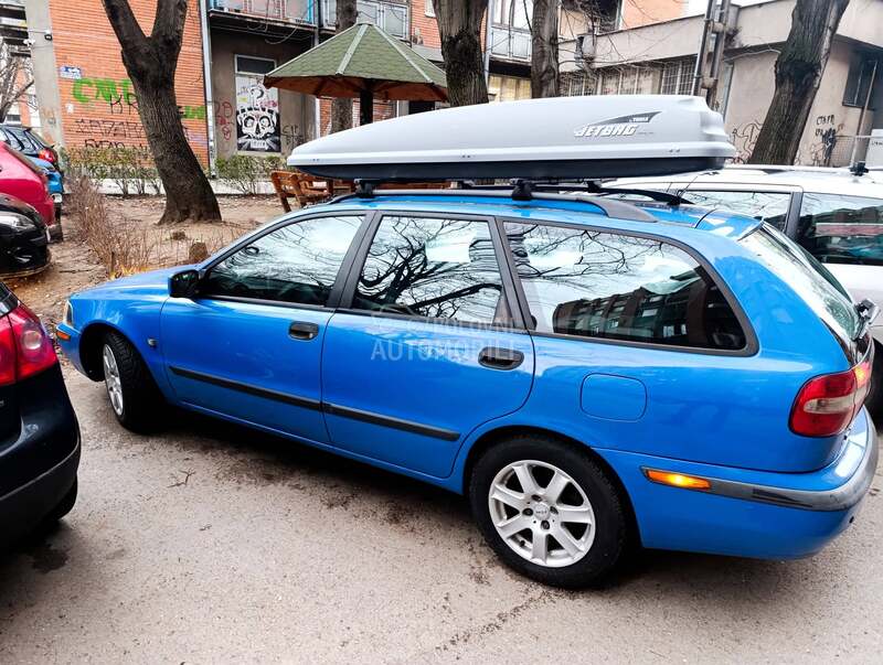 Volvo V40 