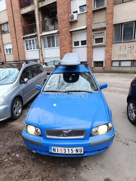 Volvo V40 