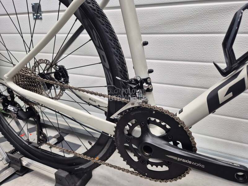 Giant Revolt 0 2x11 vel.L