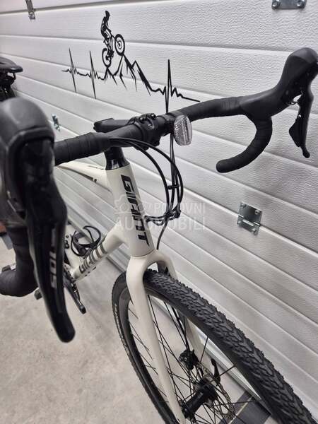 Giant Revolt 0 2x11 vel.L