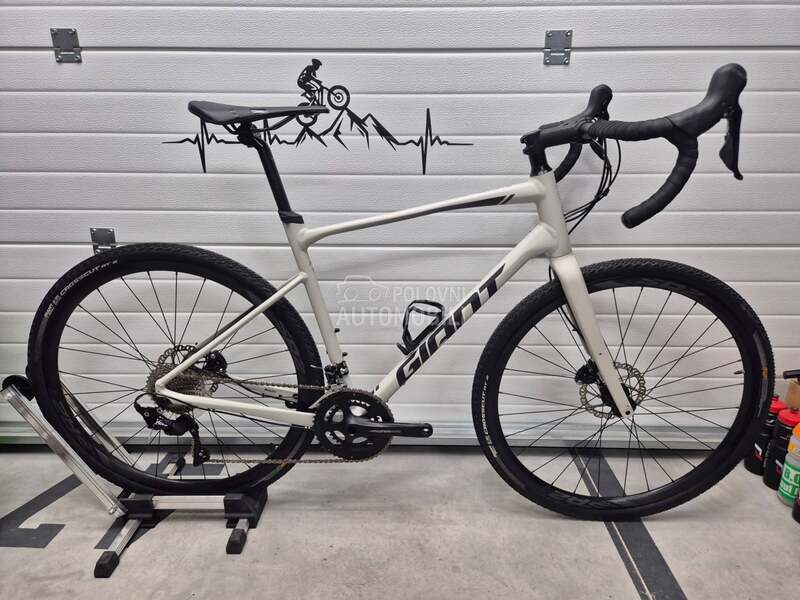 Giant Revolt 0 2x11 vel.L