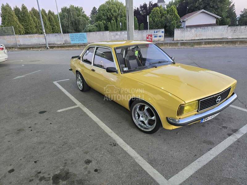 Opel Ascona 