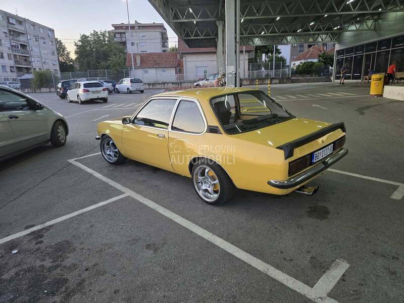 Opel Ascona 