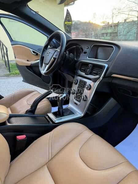 Volvo V40 2.0D/PAN0/F-ULL